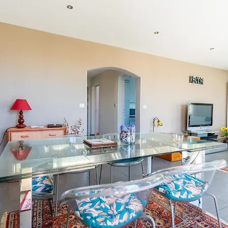 T3 Lumineux Proche Centre Et Plages Apartmán *