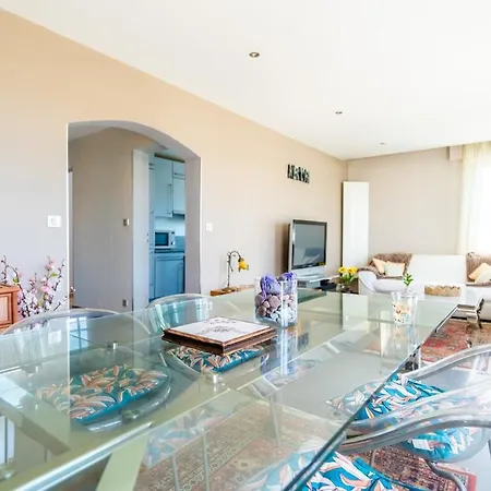 T3 Lumineux Proche Centre Et Plages Apartmán