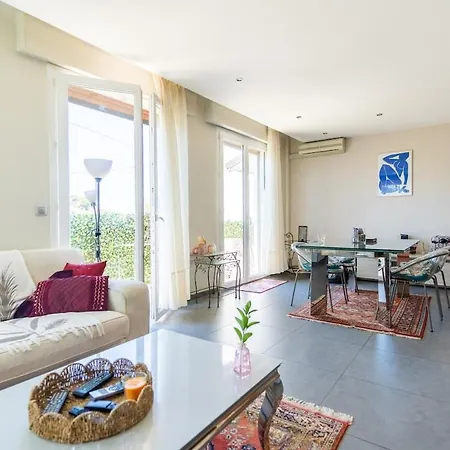 T3 Lumineux Proche Centre Et Plages Apartmán *